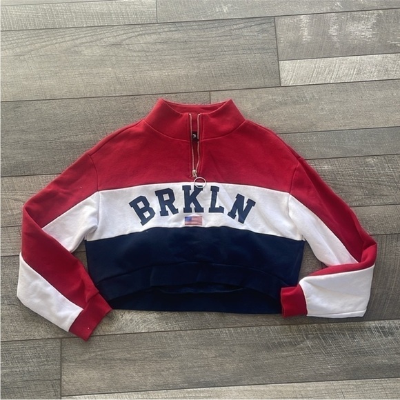 H&M Divided Size Small Red, White, and Blue Brooklyn 1/4 Zip Pullover Sweatshirt - Picture 6 of 6